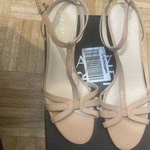 Nine West beige kitten heels